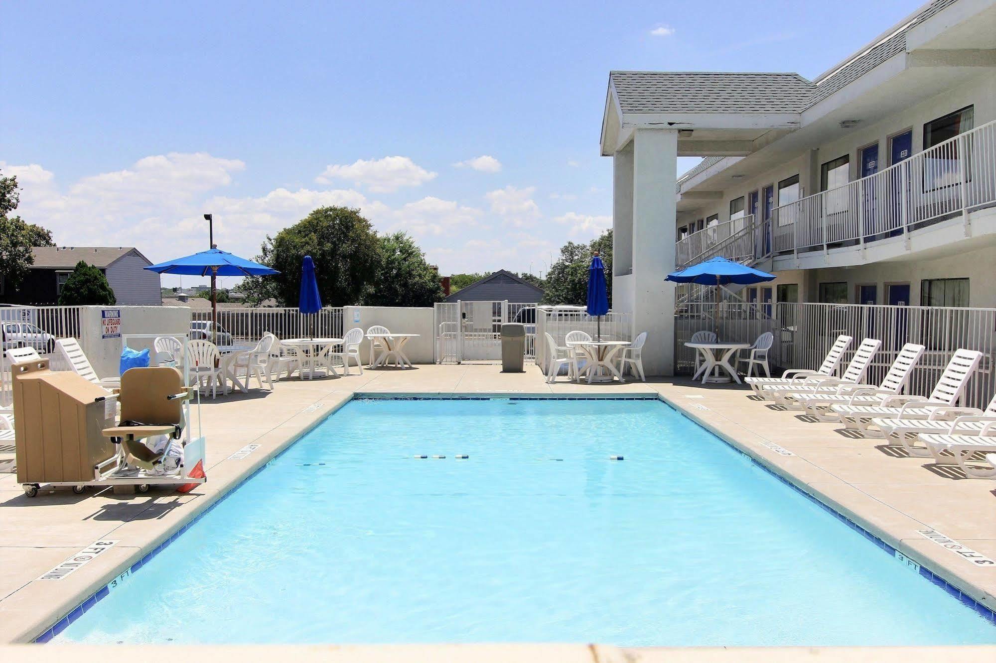 Motel 6-Austin, Tx Buitenkant foto