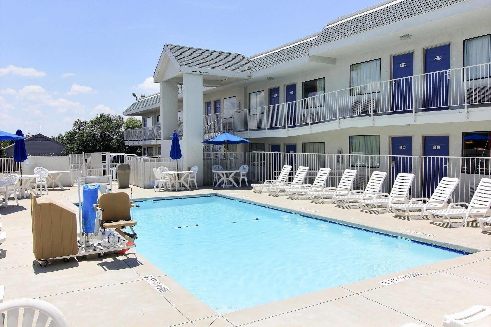 Motel 6-Austin, Tx Buitenkant foto